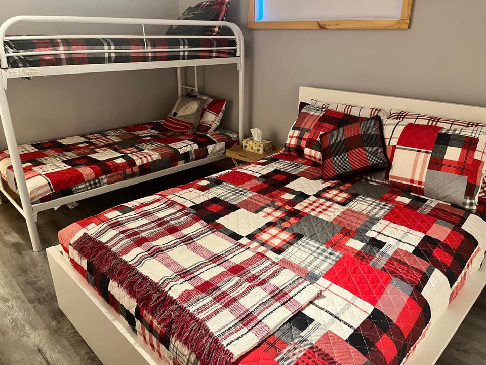 Bed, Photo of the whole room, Bedroom, bunk bed