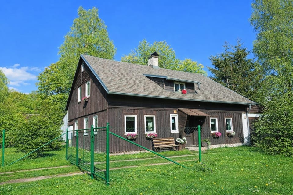Property building, Spring, Natural landscape, Garden, Garden view