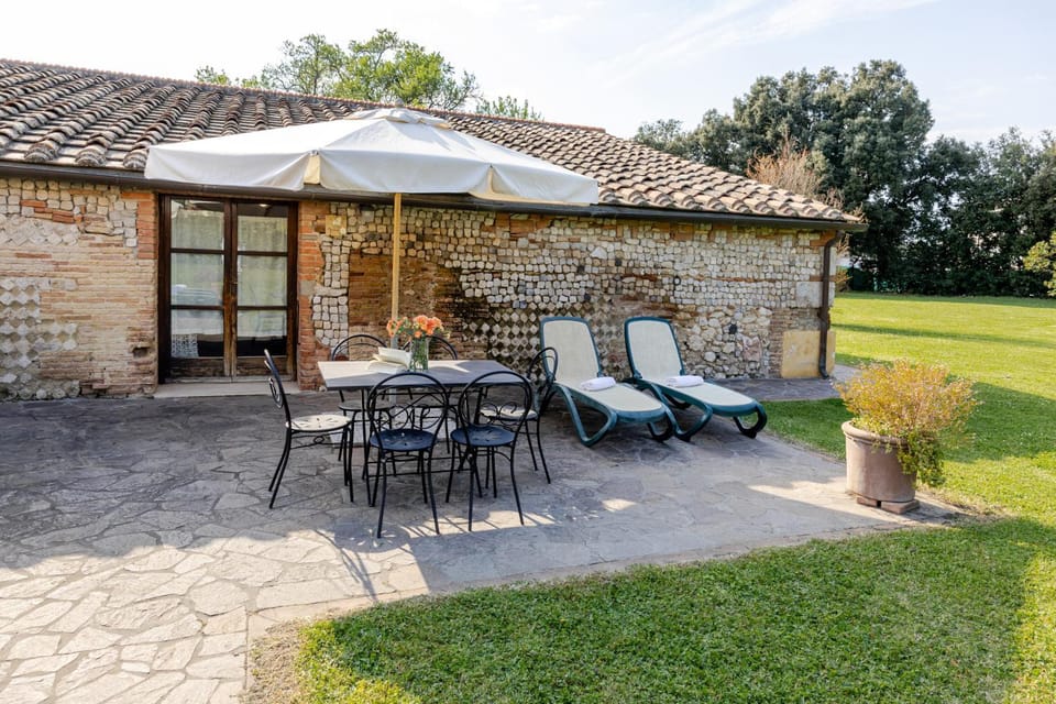 Property building, Garden view, sunbed