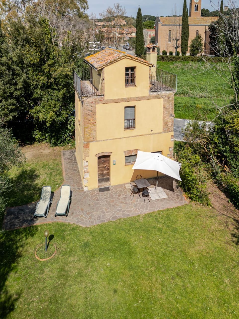 Property building, Garden, sunbed