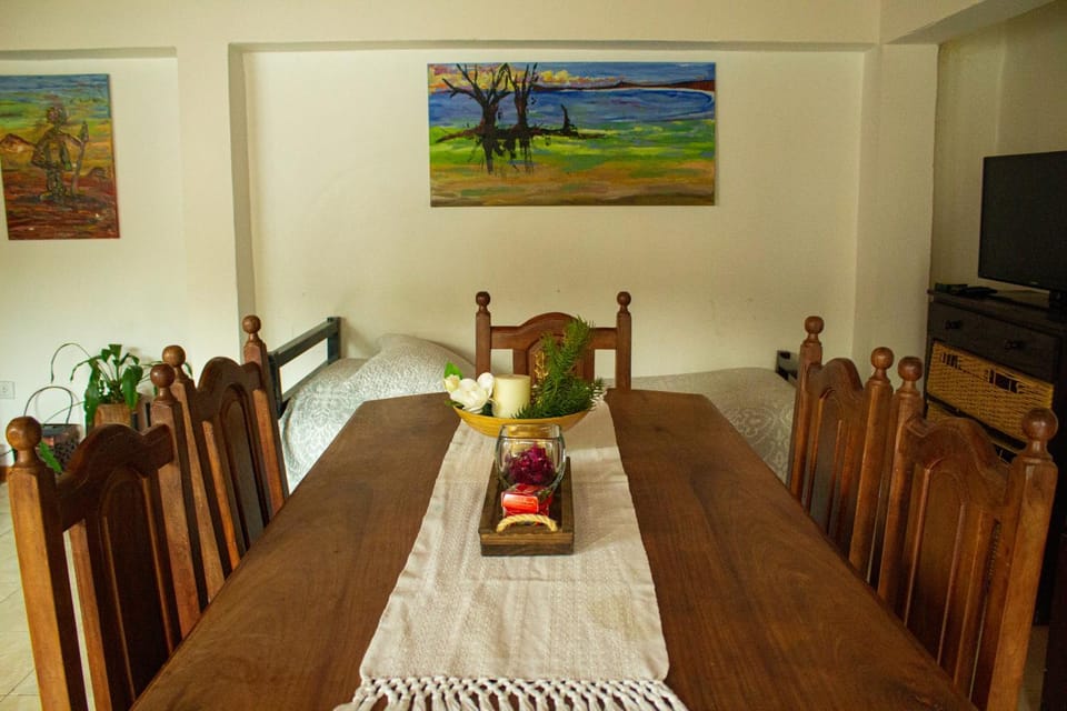 Dining area, Meals