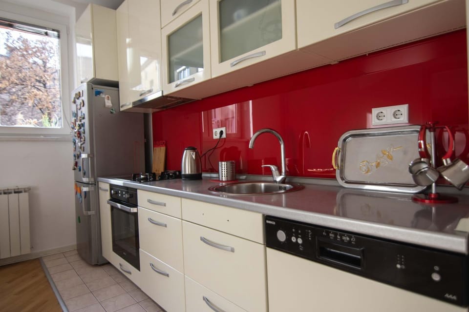 Kitchen or kitchenette, dishwasher, pet friendly, stove