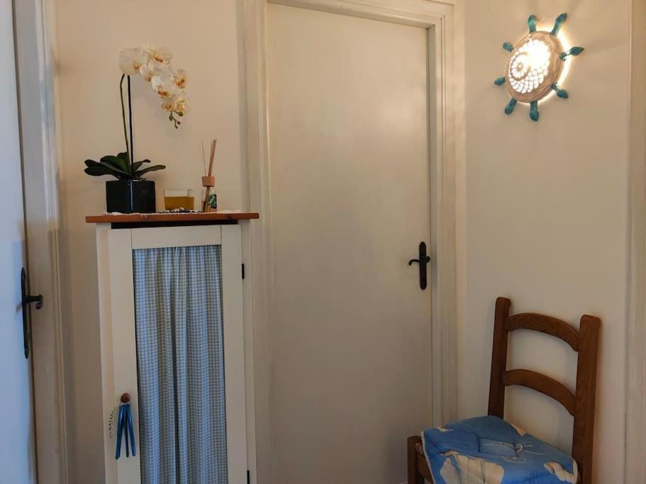 Ridente villetta a schiera, 10min a piedi dal mare House in San Felice Circeo