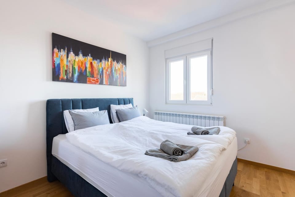 Altina Connect - all new, parking, Netflix Apartment in Belgrade