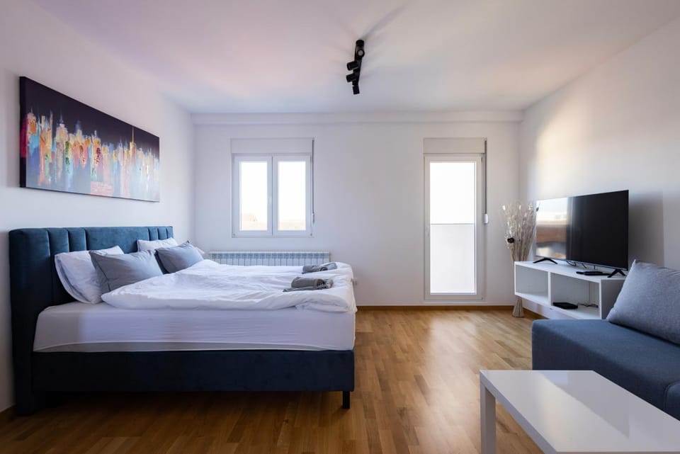 Altina Connect - all new, parking, Netflix Apartment in Belgrade