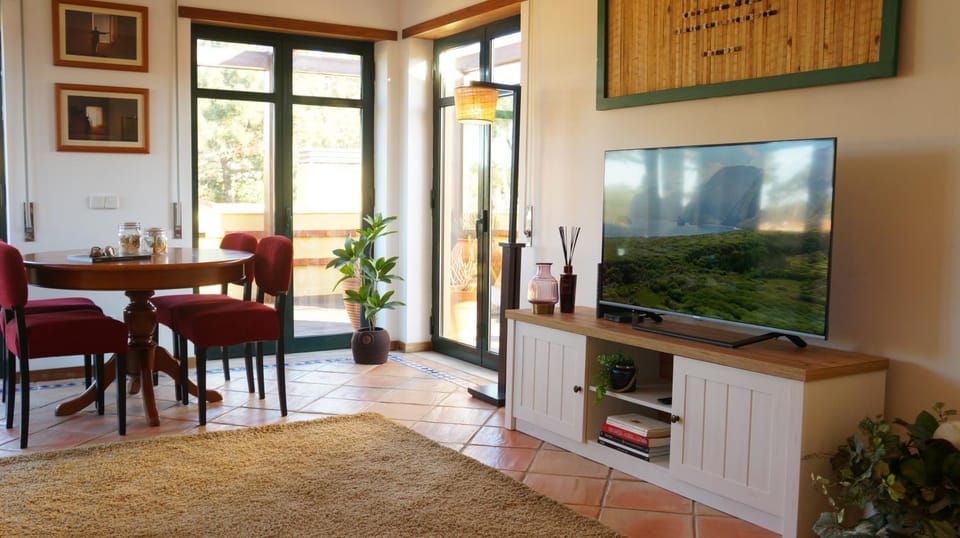TV and multimedia, Living room, Dining area, locker