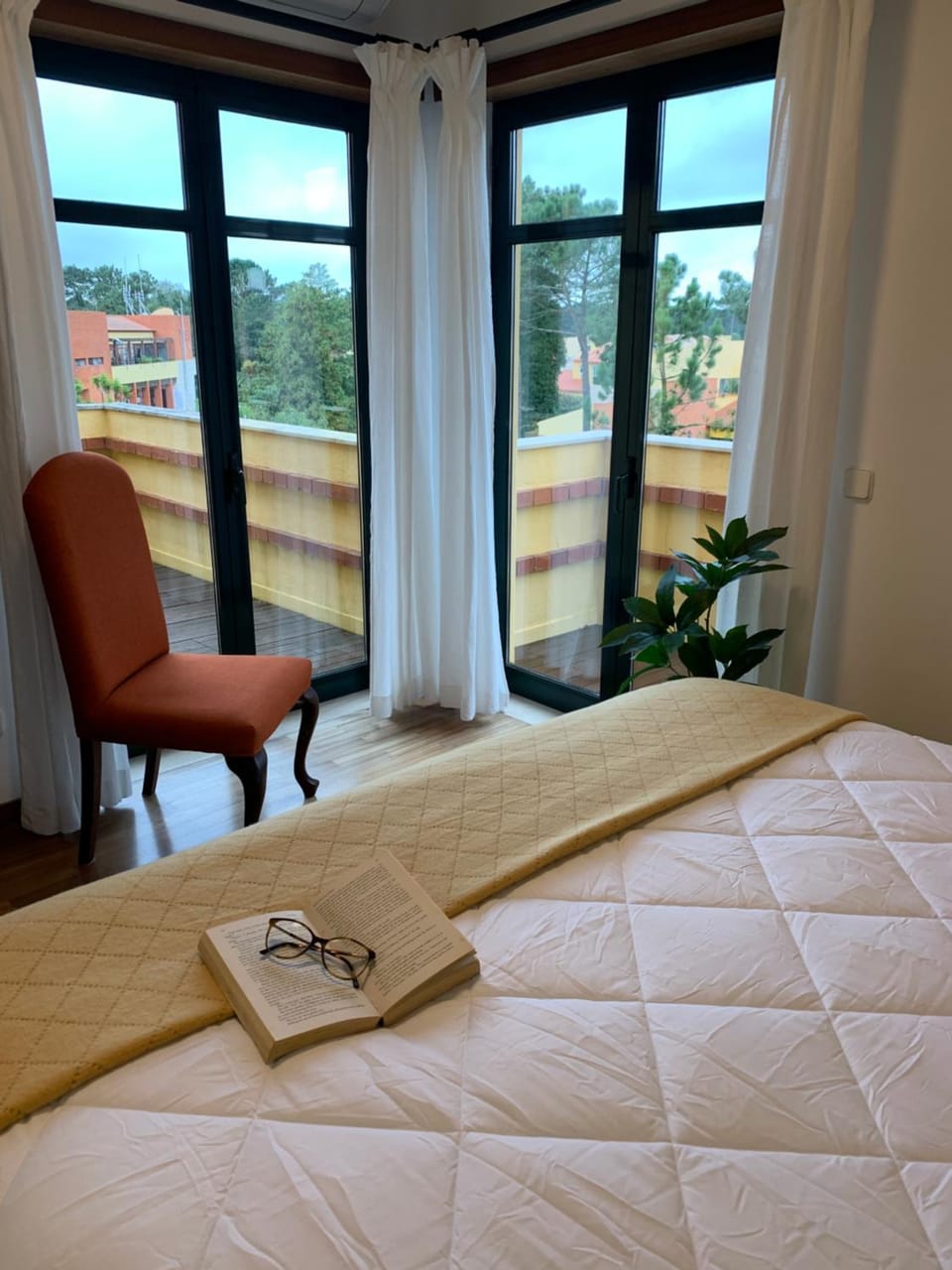 View (from property/room), Balcony/Terrace, Bedroom