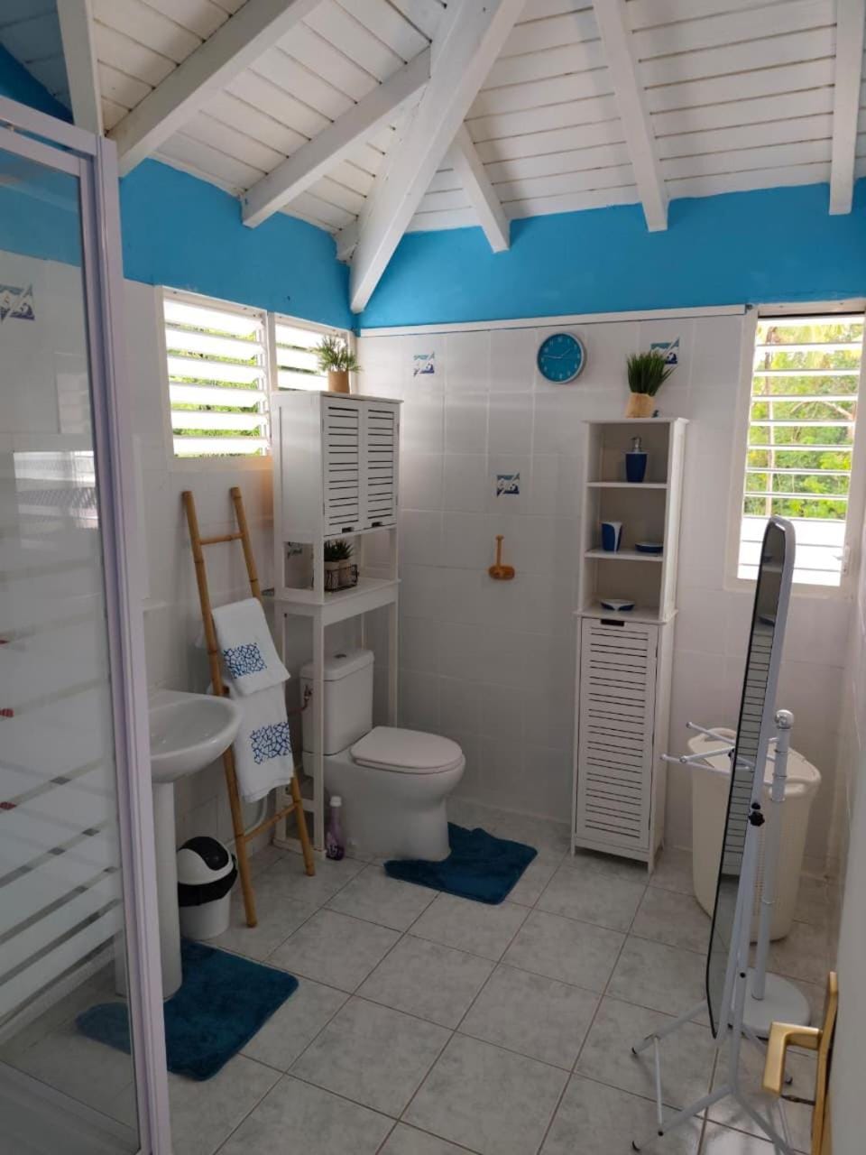 Shower, Toilet, Bathroom
