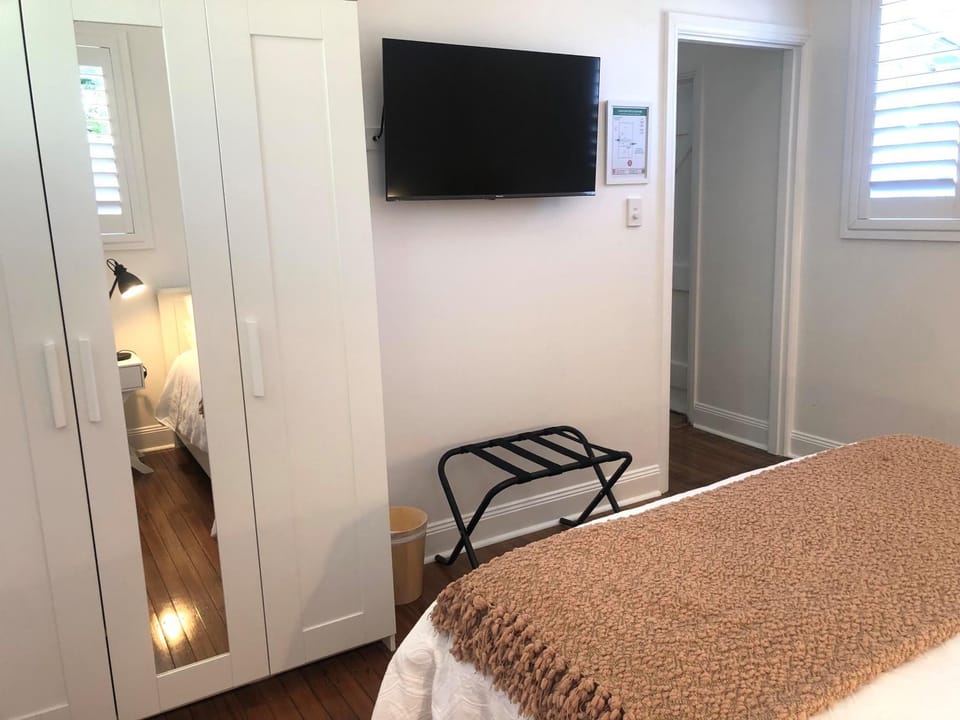 Bedroom, wardrobe