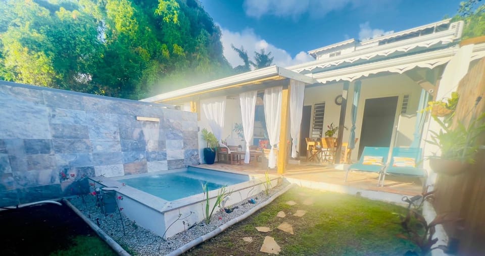 Patio, Day, Natural landscape, Garden, Garden view, Pool view, Swimming pool, sunbed