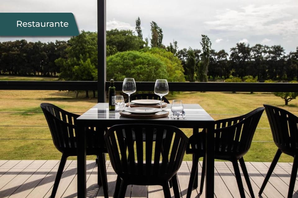 Restaurant/places to eat, Spring, Day, Natural landscape, Garden, Dining area, Garden view