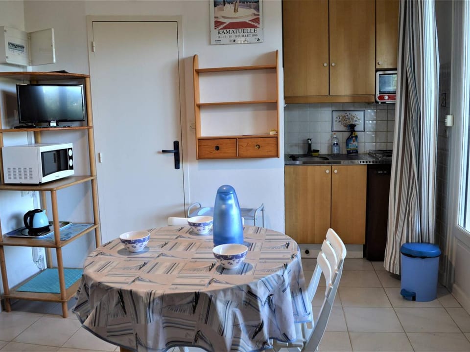 Studio cosy avec jardin, proche plage à Cavalaire-sur-Mer, parking inclus - FR-1-226B-128 Apartment in Cavalaire-sur-Mer