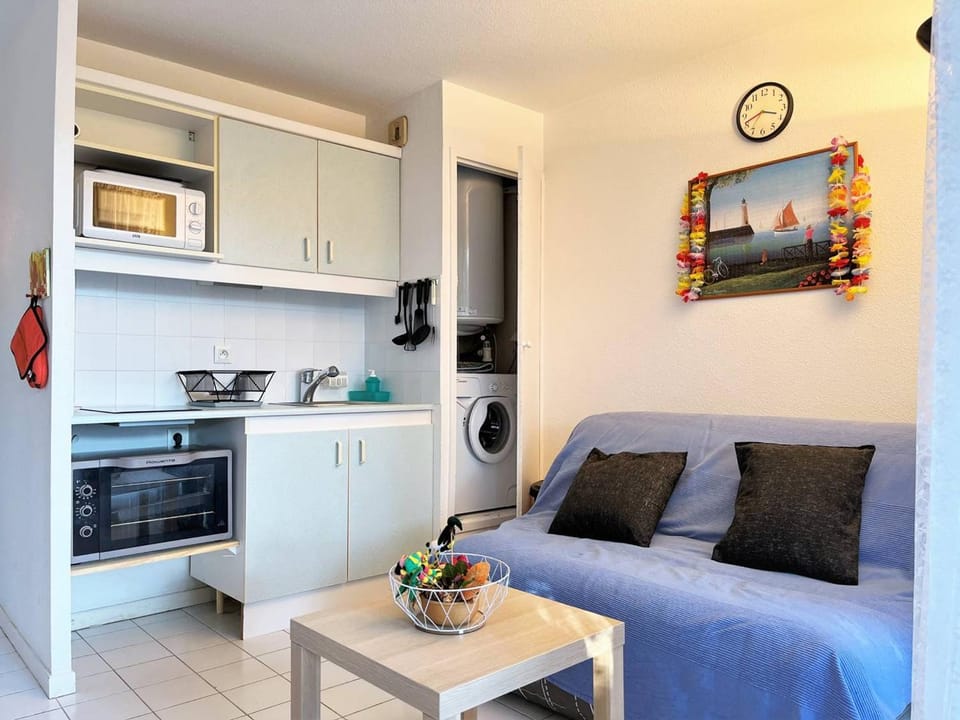 Appartement familial climatisé avec piscine, terrasse et parking - 5 couchages - Le Lavandou - FR-1-251-426 Apartment in Le Lavandou