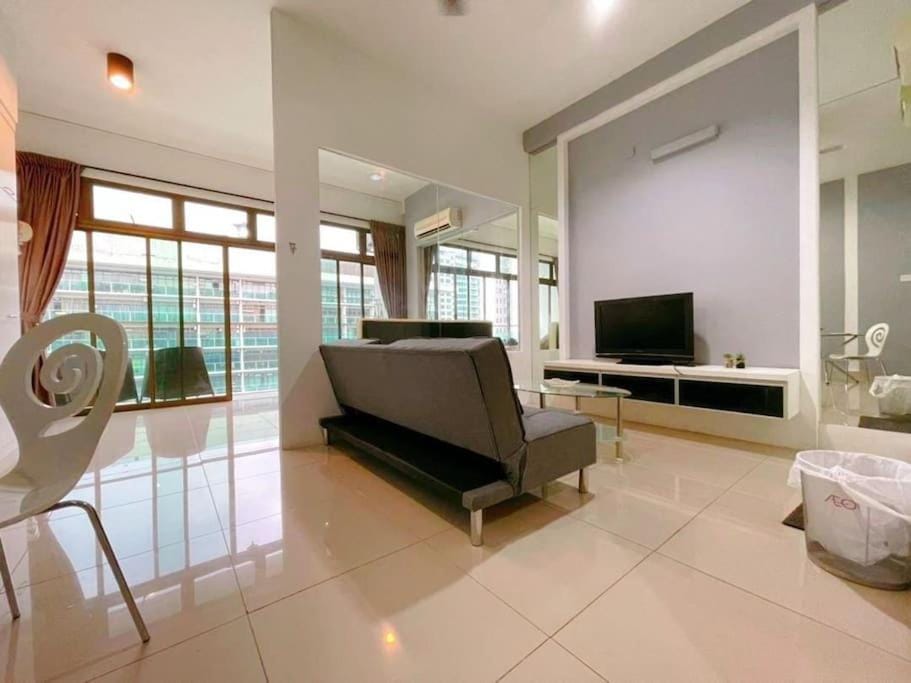 Mount Austin #Palazio A2 Pool view 1-2Pax #MSPro Apartment in Johor Bahru