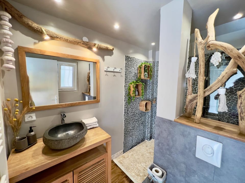 Shower, Bathroom, towels