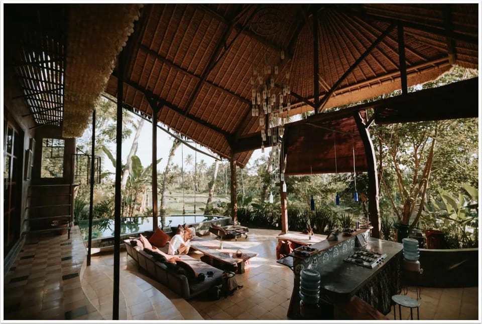 Restaurant/places to eat, Garden, Seating area, Dining area, Swimming pool