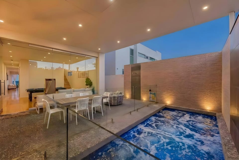 Pool view, Swimming pool