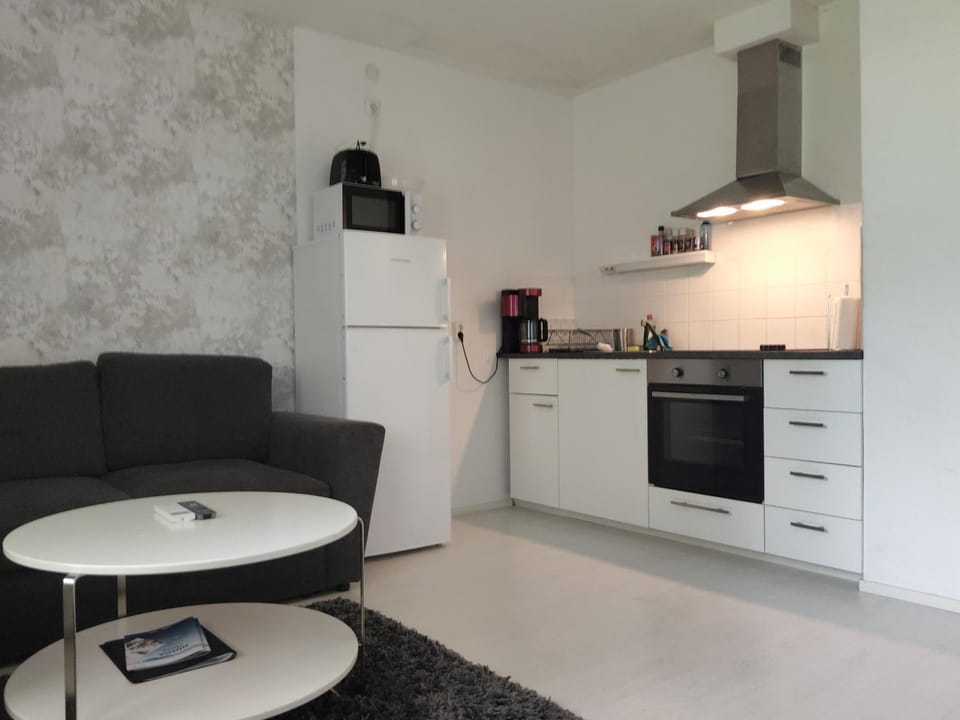 Rivitalon pieni päätykaksio - 37 m2 Apartment in Finland