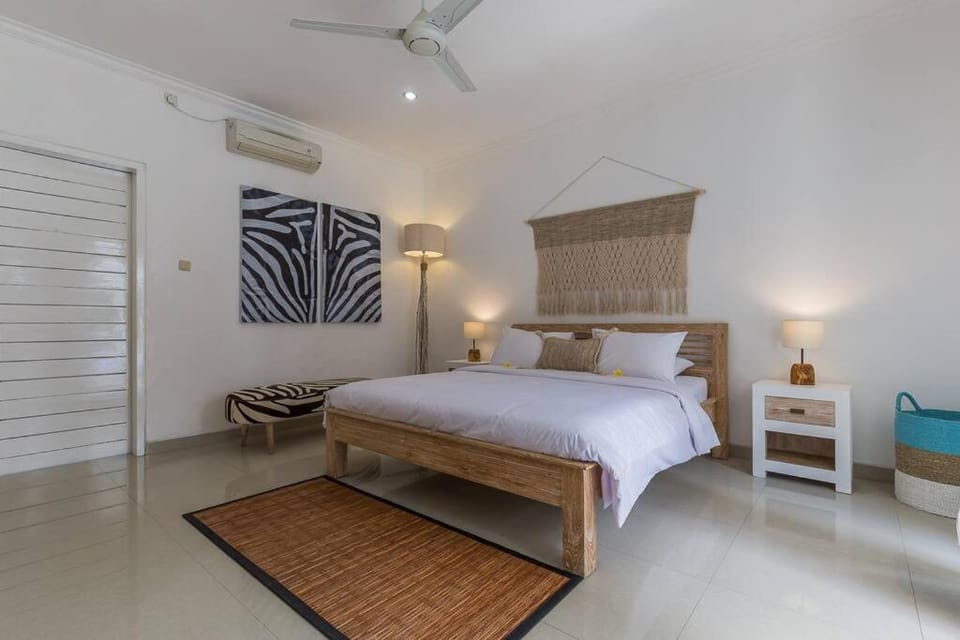 Central & Charming 3bedr with private pool House in North Kuta
