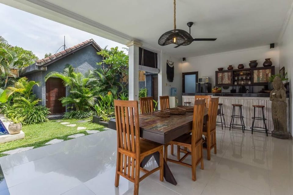 Central & Charming 3bedr with private pool House in North Kuta