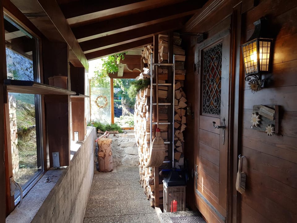 Burehüsli Axalp House in Canton of Bern (Region)