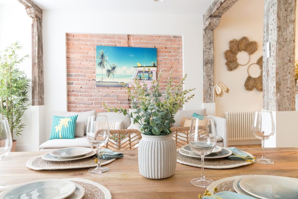 Living room, Dining area