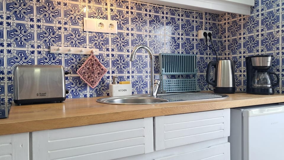 Coffee/tea facilities, toaster