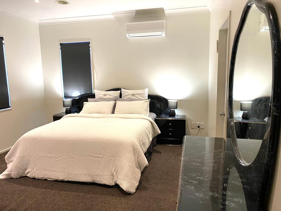 Luxury 5beds and 5bedroom Villa in Lower Hutt