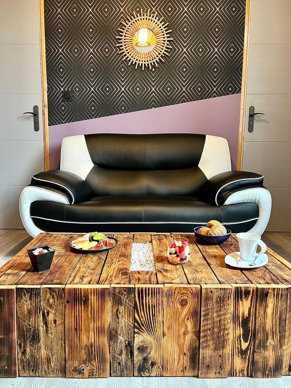 Living room, Food and drinks