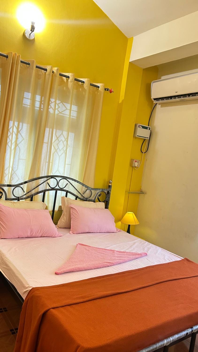 Bedroom, air conditioner