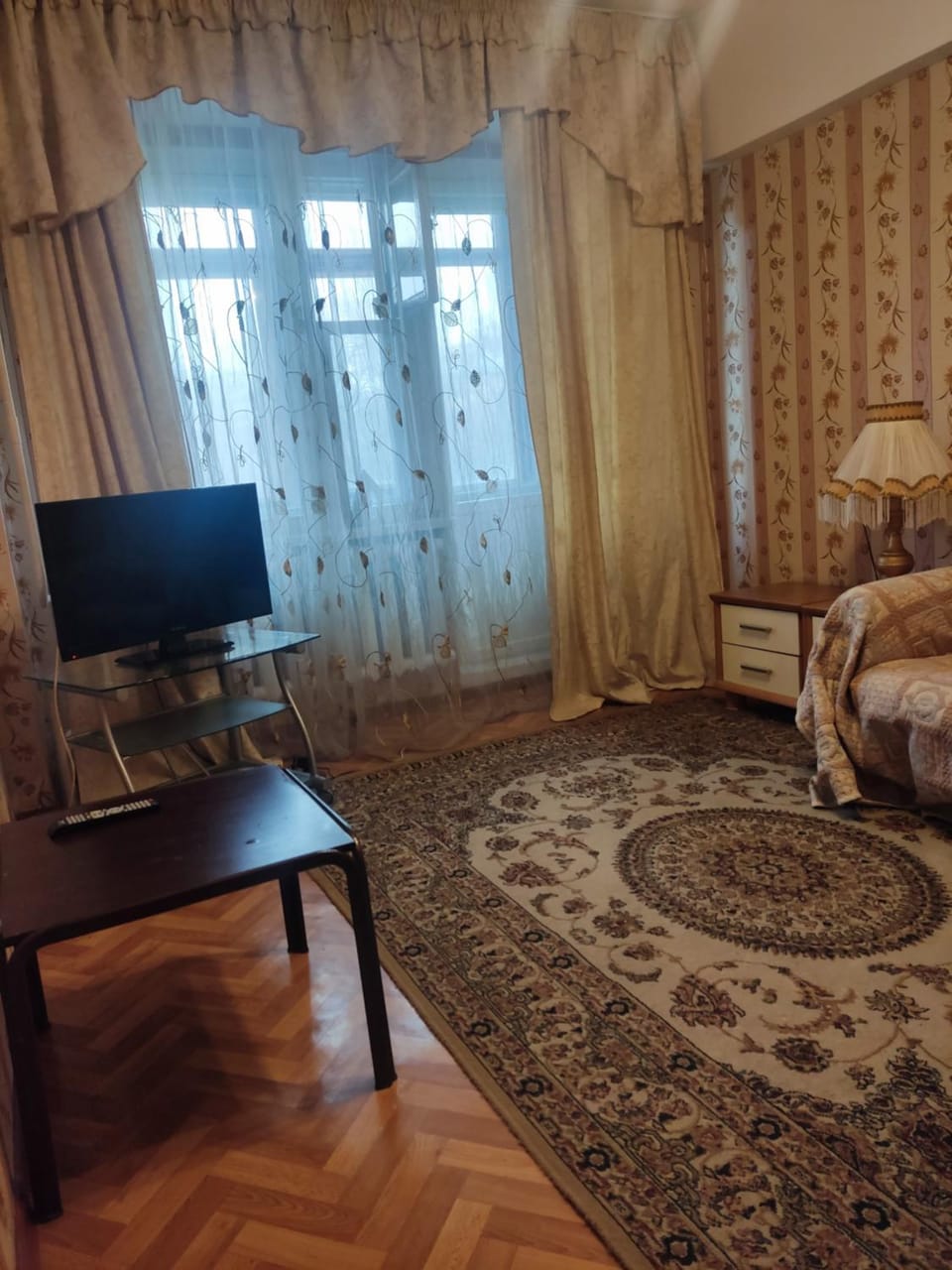 TV and multimedia, Photo of the whole room, Bedroom