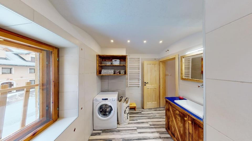 Shower, Toilet, Bathroom, washing machine