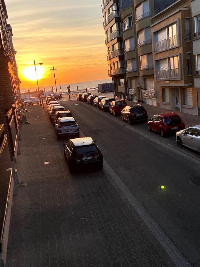 View (from property/room), Sea view, Street view, Sunset, Parking