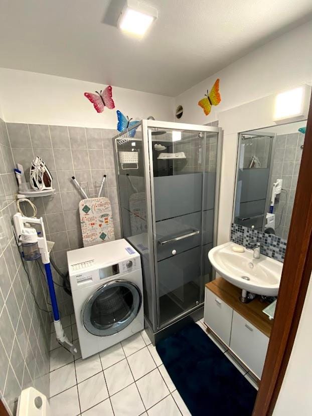 Shower, Bathroom, furniture, washing machine