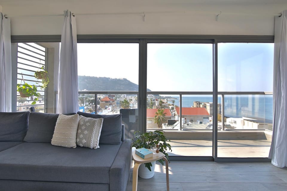 Day, View (from property/room), Balcony/Terrace, Living room, Sea view