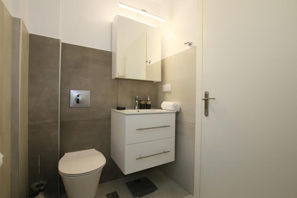 Toilet, Bathroom
