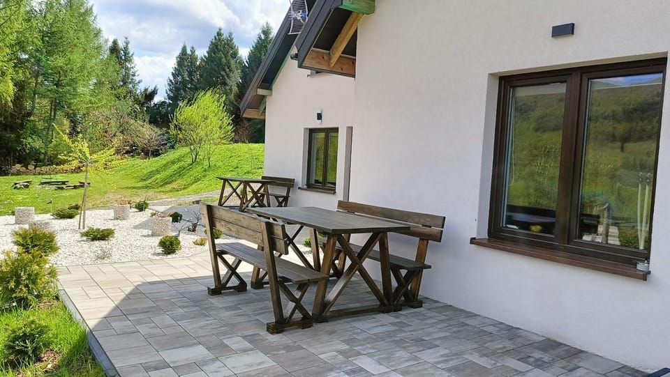 Property building, Spring, Day, Garden, View (from property/room), Balcony/Terrace