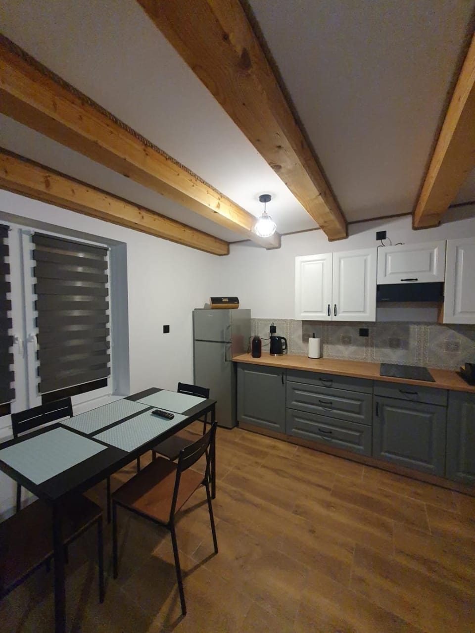 Kitchen or kitchenette, Dining area, stove