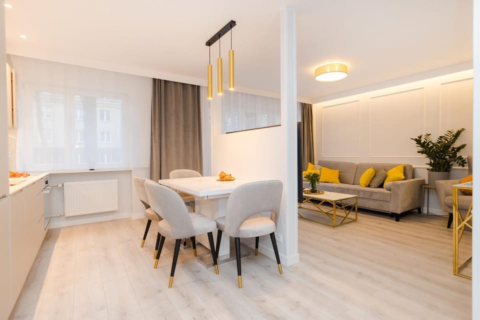 Kitchen or kitchenette, Living room, Photo of the whole room, Seating area, Dining area