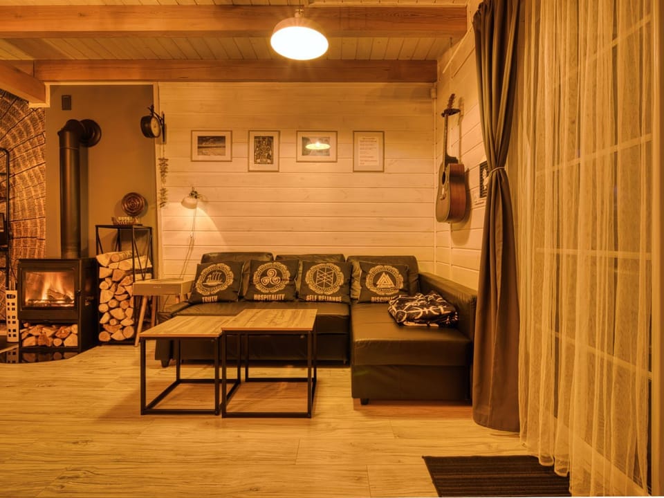 Living room, Seating area, fireplace