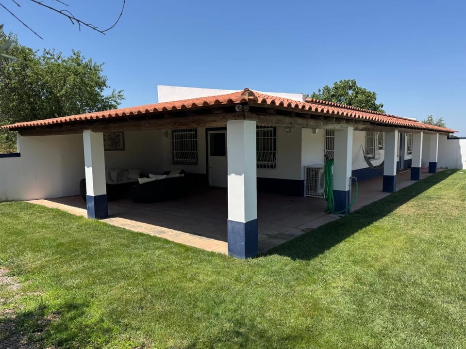 Casa das Oliveiras House in Santarém District, Portugal