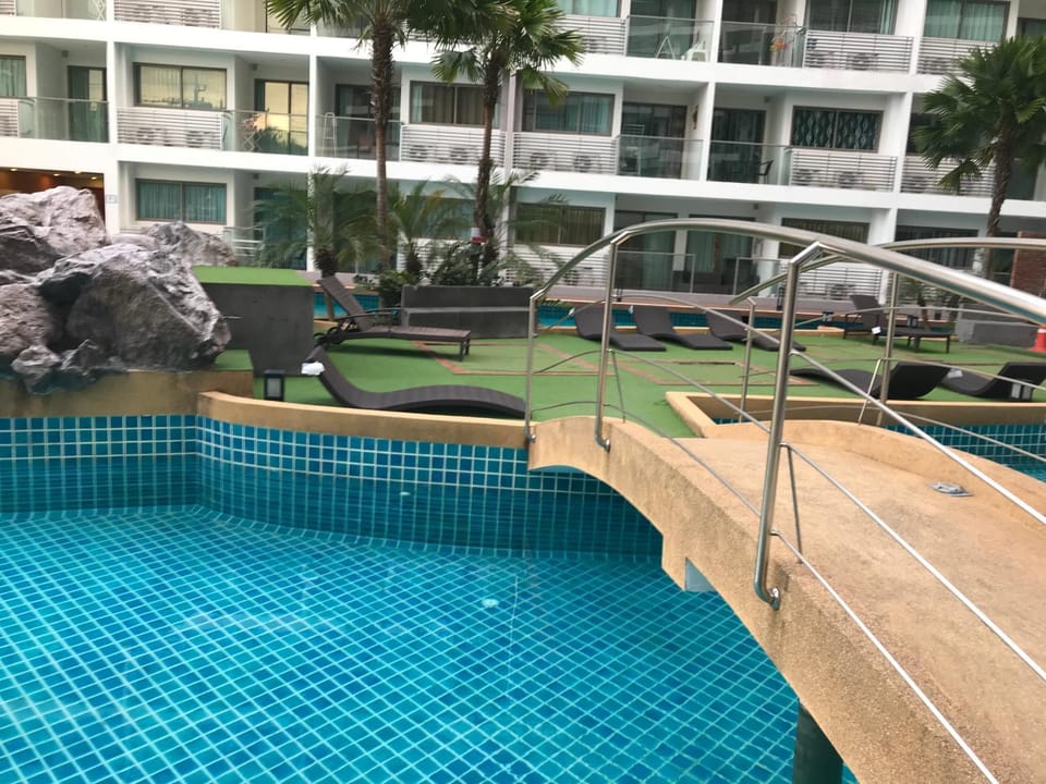 泰国芭提雅中天海滩拉古那1期度假房C808 Apartment in Pattaya City