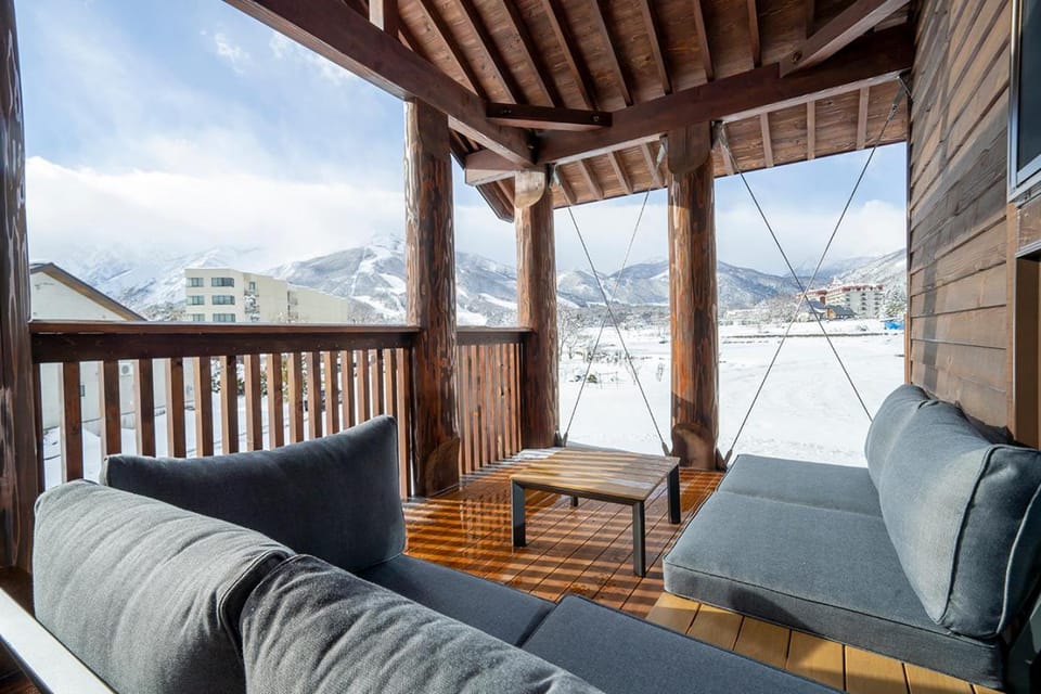 Day, Natural landscape, View (from property/room), Balcony/Terrace, Mountain view