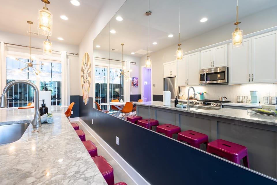 Dining area, kitchen