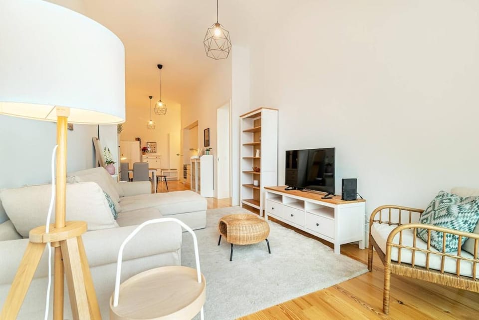 TV and multimedia, Kitchen or kitchenette, Living room