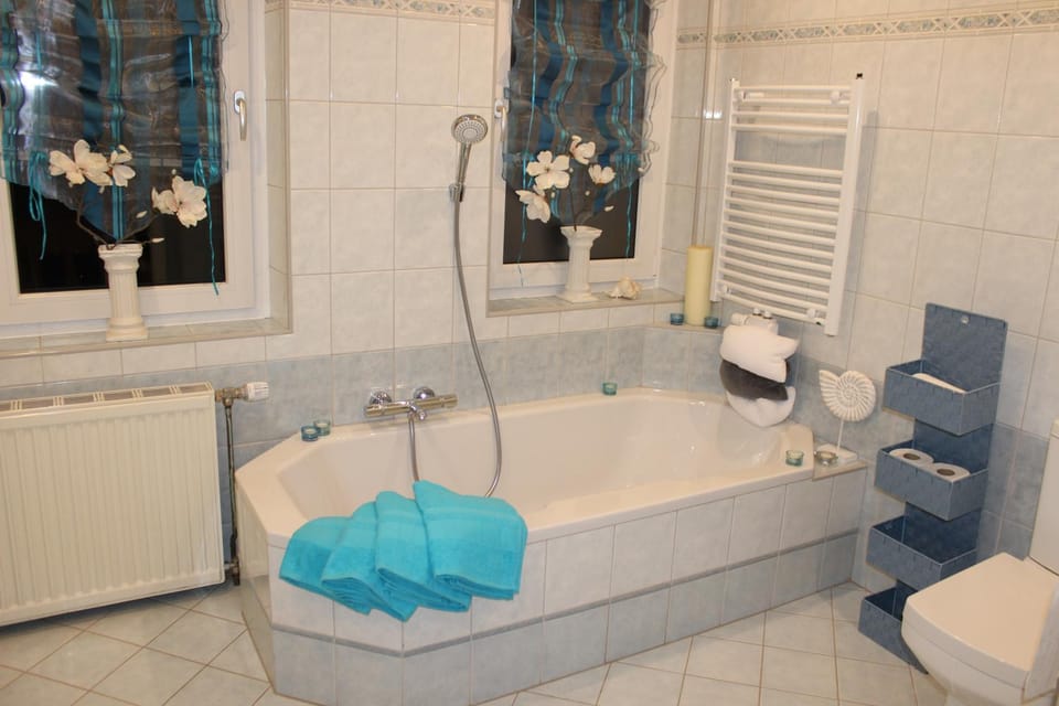 Bathroom, Bath