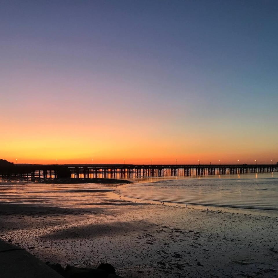 Nearby landmark, Neighbourhood, Natural landscape, Beach, Hiking, Cycling, Sunset