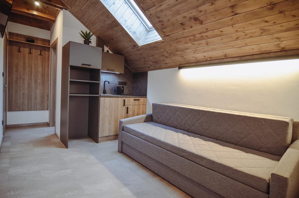 Kitchen or kitchenette, Photo of the whole room, Seating area