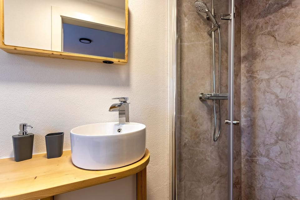 Bathroom, Living room