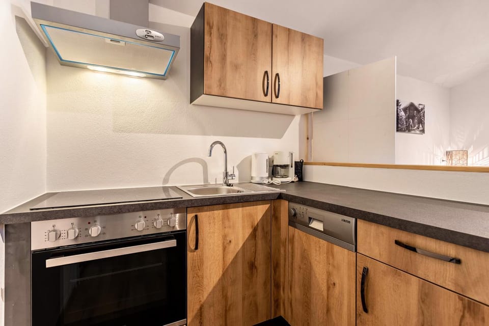 Kitchen or kitchenette, Living room